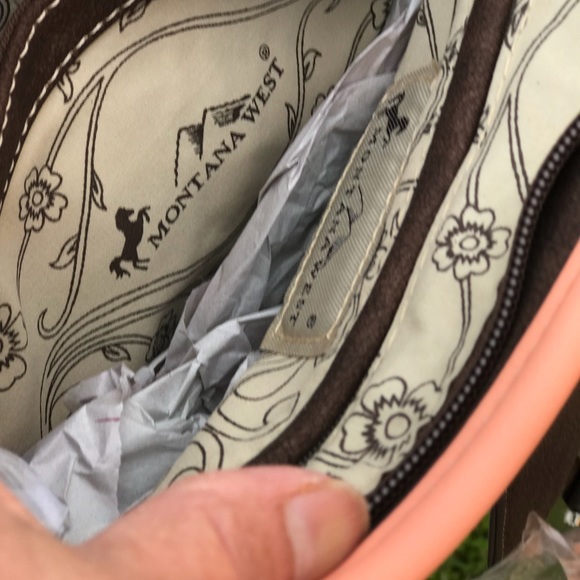 Montana West buckle Floral Crossbody - Picture 6 of 7